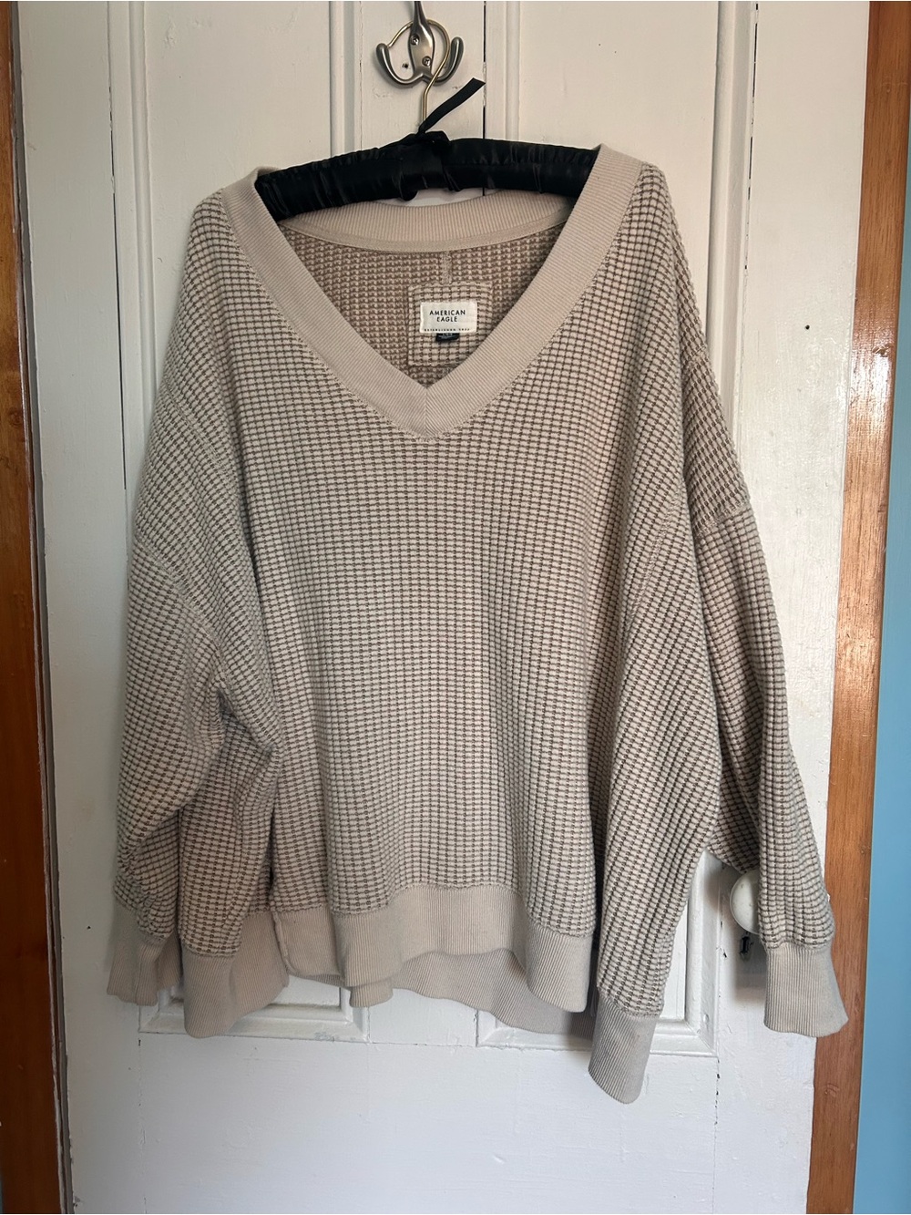 Oversized American Eagle Outfitters Cream Waffle V‑Neck Sweater